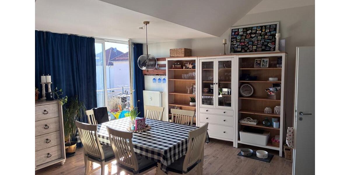 Dachgeschoßwohnung Regensburg Brandlberg - 4 Zimmer, 120 m&sup2;, 1.100&euro; | Angebot:25305035