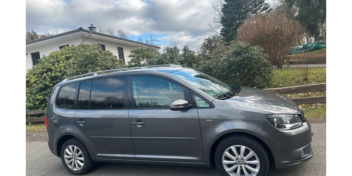 VW Touran 204.000 km 6.990 &euro; Kreuztal 57223