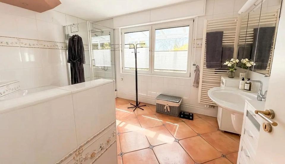 Bungalow Fröndenberg (Ruhr) - 5 Zimmer, 210 m&sup2;, 629.000&euro; | Angebot:26679276