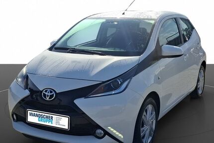 Toyota Aygo (X) 66.988 km 8.990 &euro; Oldenburg 26135