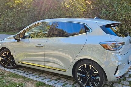 Renault Clio 31.000 km 17.499 &euro; München 81739