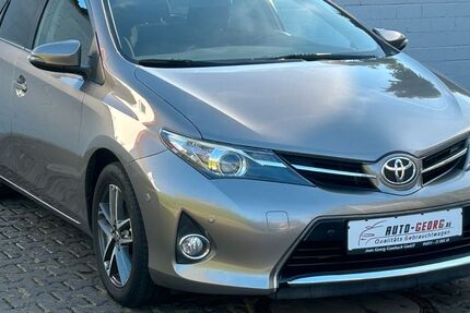 Toyota Auris 84.000 km 11.599 &euro; Münzenberg Gambach 35516