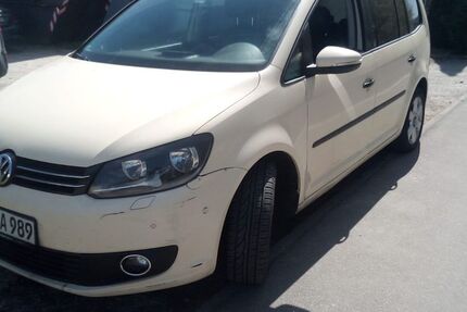 VW Touran 351.000 km 3.300 &euro; Böblingen 71032