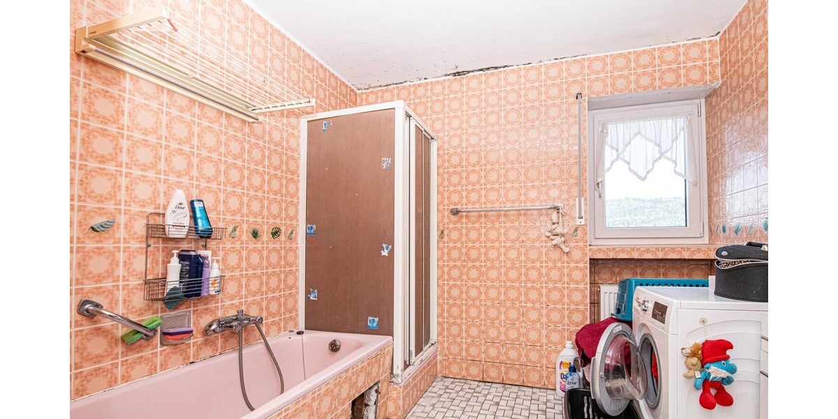 Interessantes Mehrfamilienhaus als Kapitalanlage oder Mehrgenerationenwohnen - Mehrfamilienhaus, Wohnhaus Waldmünchen | Angebot:25991949