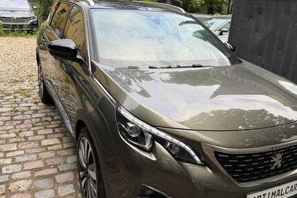 Peugeot 5008 120.441 km 14.900 &euro; Berlin 12103