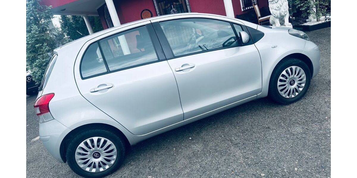 Toyota Yaris 153.000 km 3.399 &euro; Gotha 99867