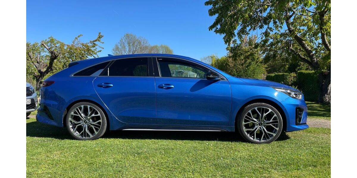 Kia pro ceed / ProCeed 82.000 km 16.500 &euro; Granschütz 06679