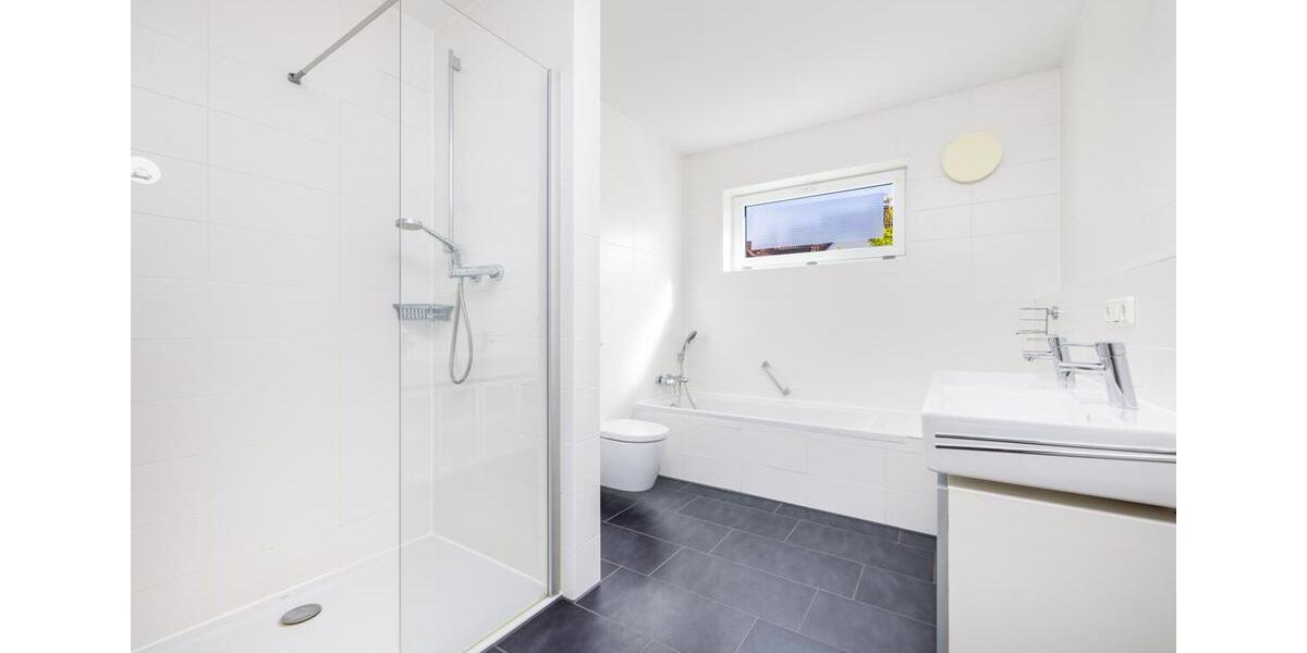 Reihenhaus Augsburg Haunstetten-Siebenbrunn - 5 Zimmer, 147 m&sup2;, 2.250&euro; | Angebot:24762123