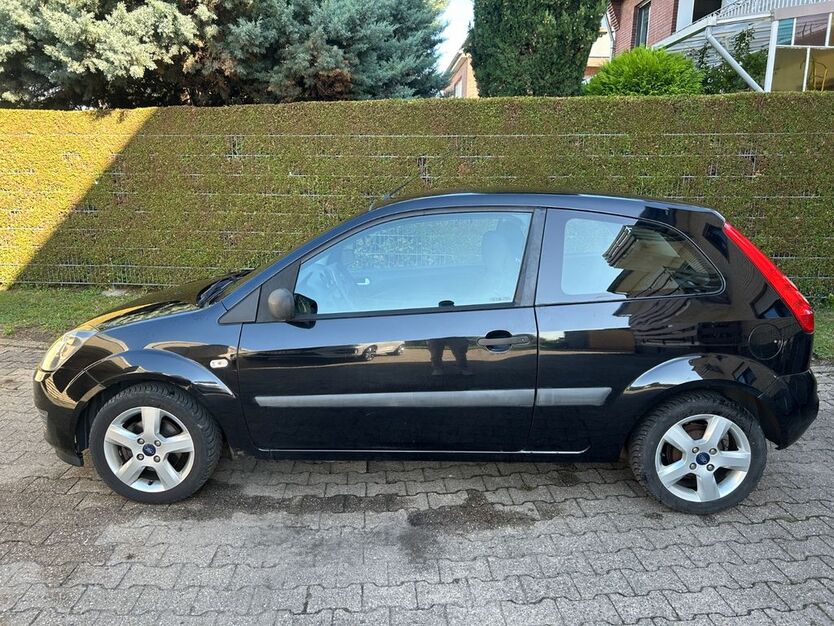 Ford Fiesta 188.093 km 2.500 € Jüchen 41363