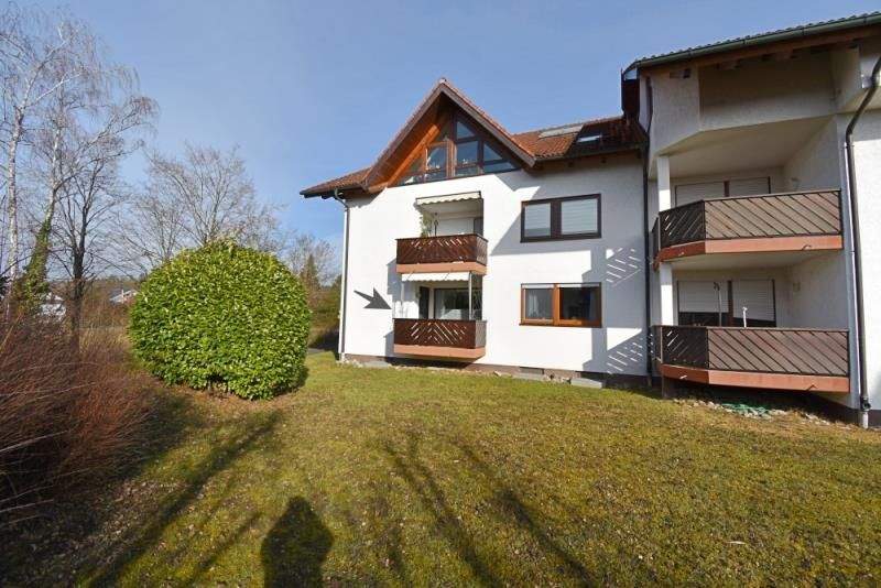 Top sanierte und bezugsfreie 3,5-Zimmer-Wohnung mit Balkon und TG-Stellplatz in Markelfingen 3 zimmer