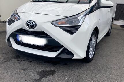 Toyota Aygo (X) 84.000 km 9.500 &euro; Berlin 10711