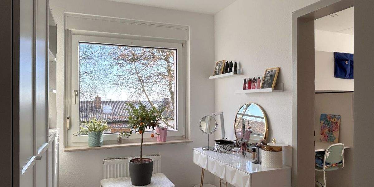 Gepflegte 4,5-Zimmer-Wohnung mit Südwest-Balkon 4 zimmer