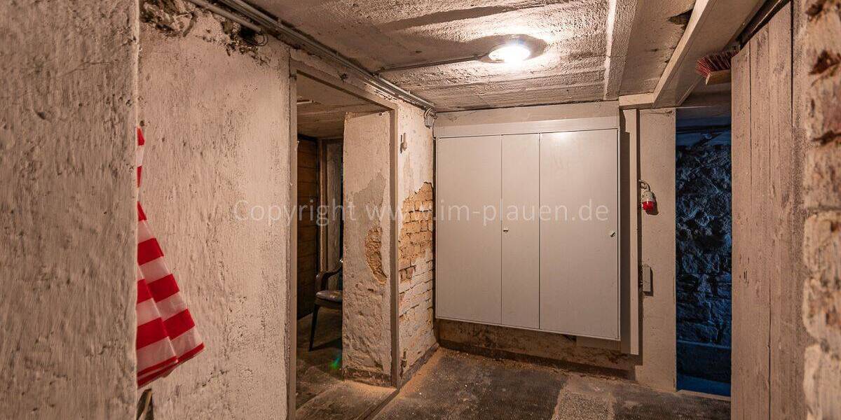 teil vermietetes Mehrfamilienhaus zum Kauf in Rodewisch nahe Auerbach und Plauen - 6 Wohneinheiten 1 zimmer