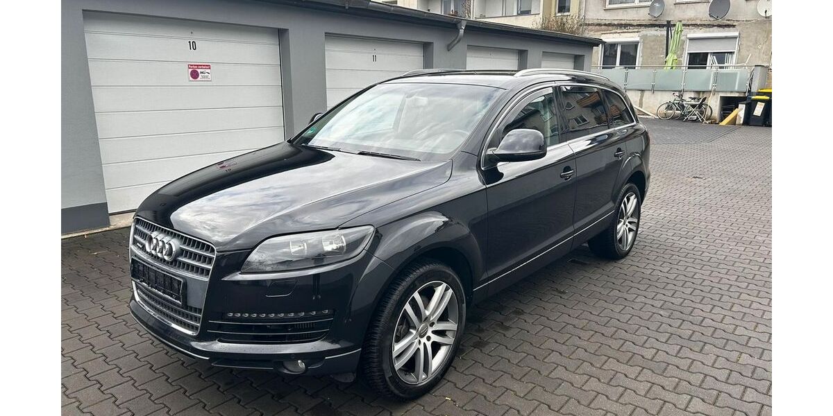 Audi Q7 200.000 km 8.900 &euro; Duisburg 47058