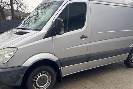 Mercedes-Benz Sprinter 206.000 km 10.990 &euro; München 81825