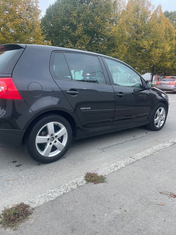 VW Golf 217.000 km 4.500 € Heilbronn 74076