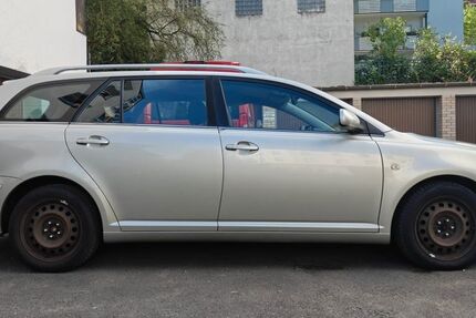 Toyota Avensis 180.000 km 2.699 &euro; Nürnberg 90408