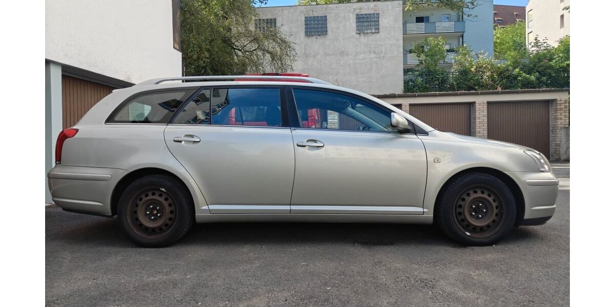 Toyota Avensis 180.000 km 3.150 &euro; Nürnberg 90408
