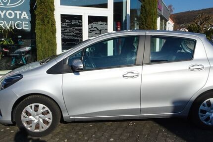 Toyota Yaris 42.800 km 9.999 &euro; Rheinbreitbach 53619