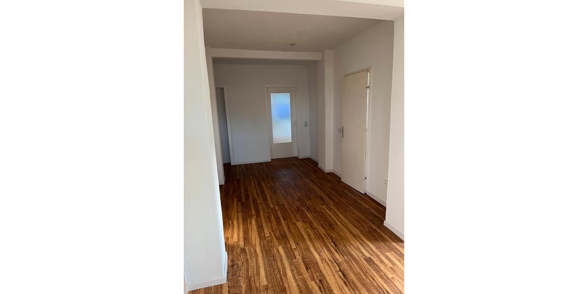 Hochparterre Borken (Hessen) - 3 Zimmer, 107 m&sup2;, 1.100&euro; | Angebot:26551694