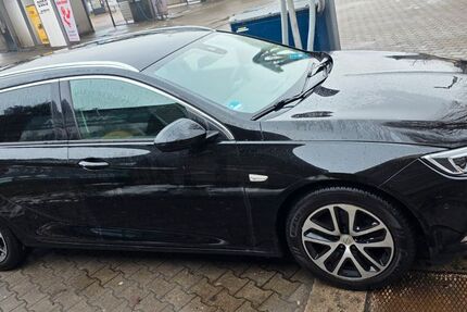 Opel Insignia 149.254 km 9.999 &euro; Dresden 01139