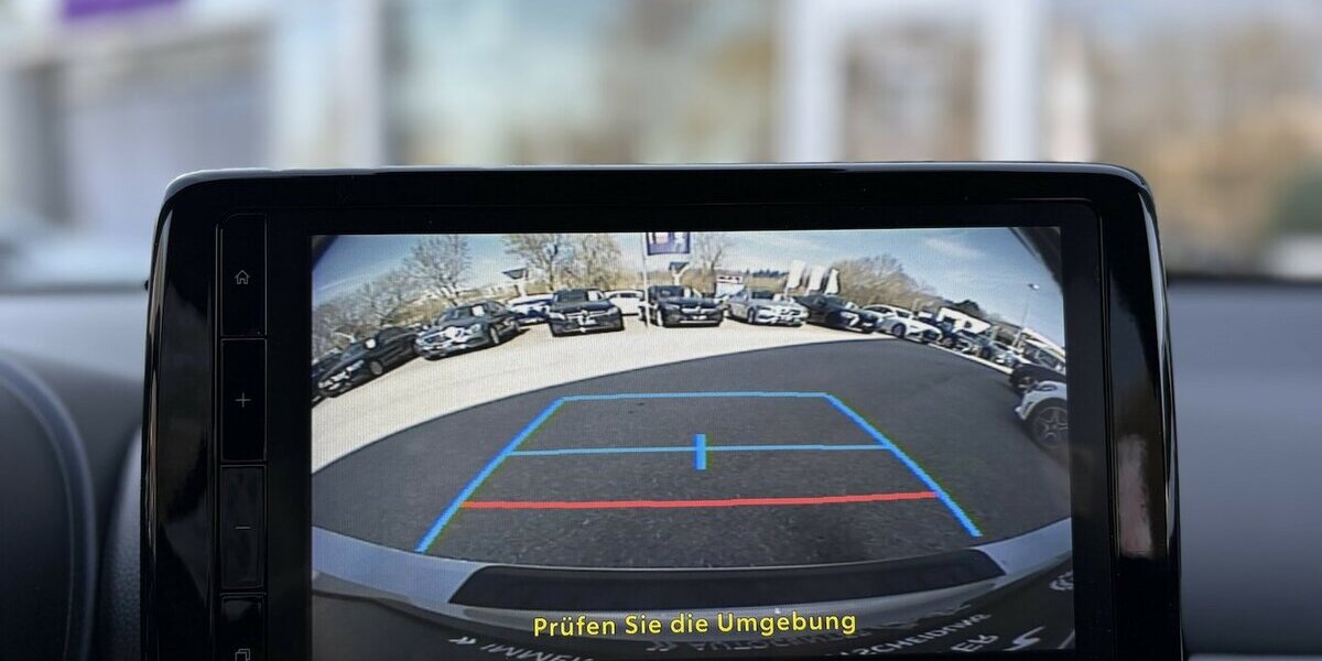 Toyota Yaris Hybrid Team Deutschland KAMER/DAB/1.HAND 10.247 km 21.800 &euro; Villingen-Schwenningen 78054