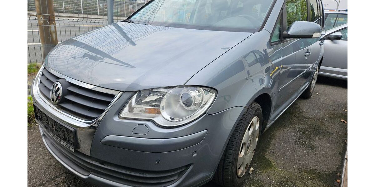 VW Touran 243.837 km 1.490 &euro; Nürnberg 90431