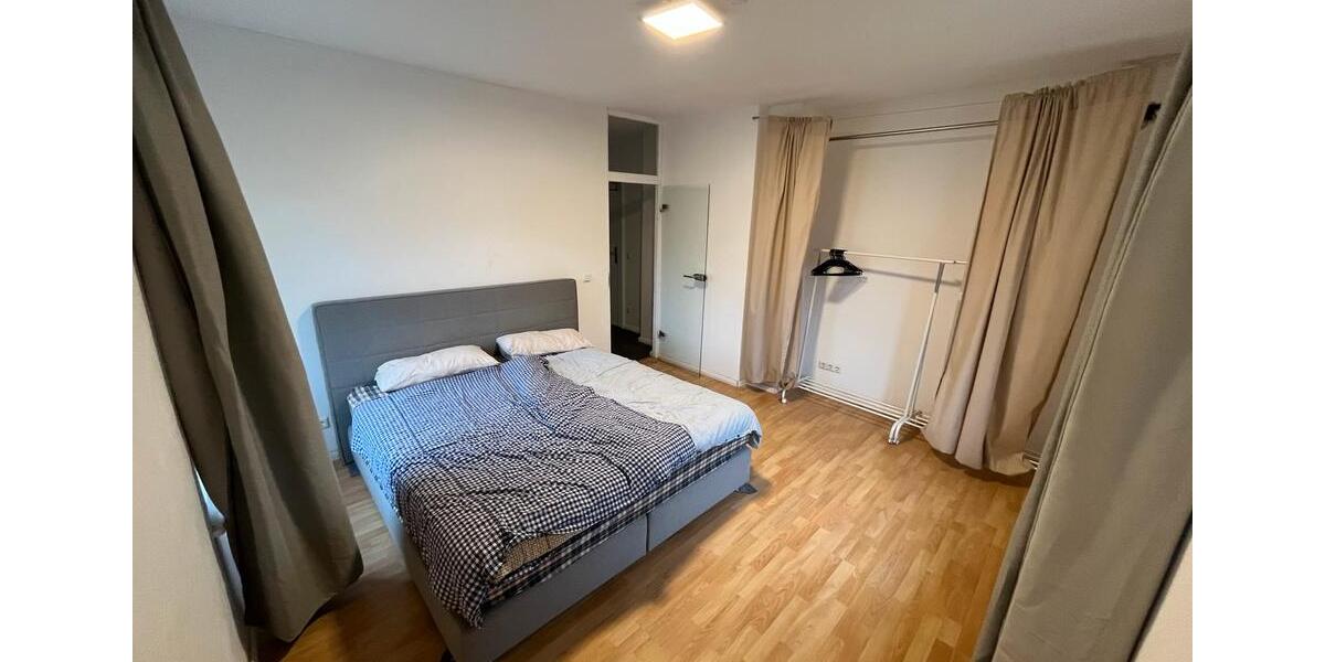 Etagenwohnung Berlin Westend - 5 Zimmer, 120 m&sup2;, 2.200&euro; | Angebot:26329400