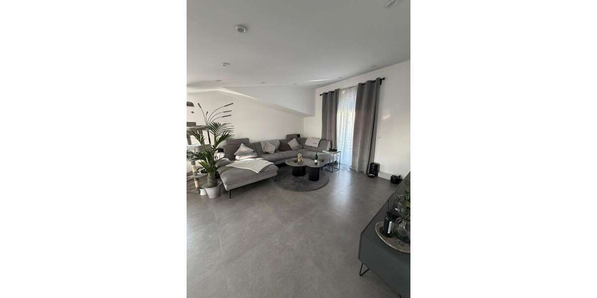 Etagenwohnung Offenbach Bieber - 4 Zimmer, 120 m&sup2;, 1.900&euro; | Angebot:25401187