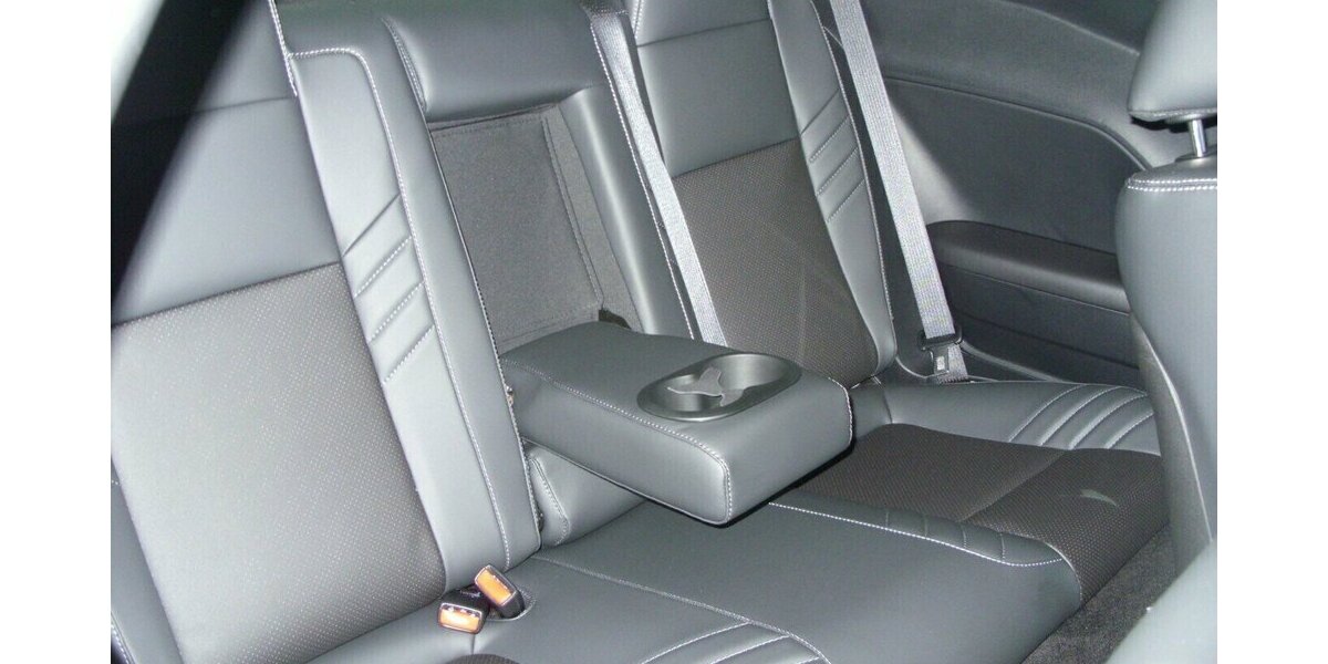 Dodge Challenger 3,6 Leder,Kamera,Sitzheizen 21.000 km 24.990 &euro; Rudolstadt 07407