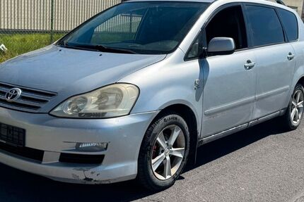 Toyota Avensis Verso 164.556 km 2.650 &euro; Berlin 13629