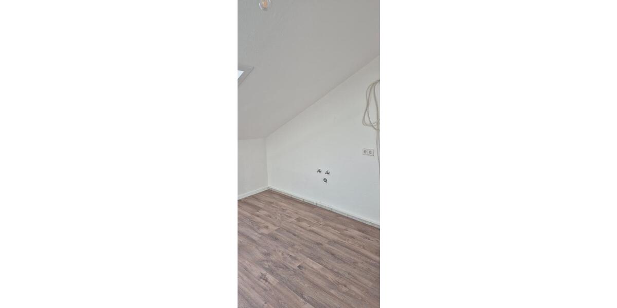 Dachgeschoßwohnung Östringen - 2 Zimmer, 72 m&sup2;, 880&euro; | Angebot:25216217