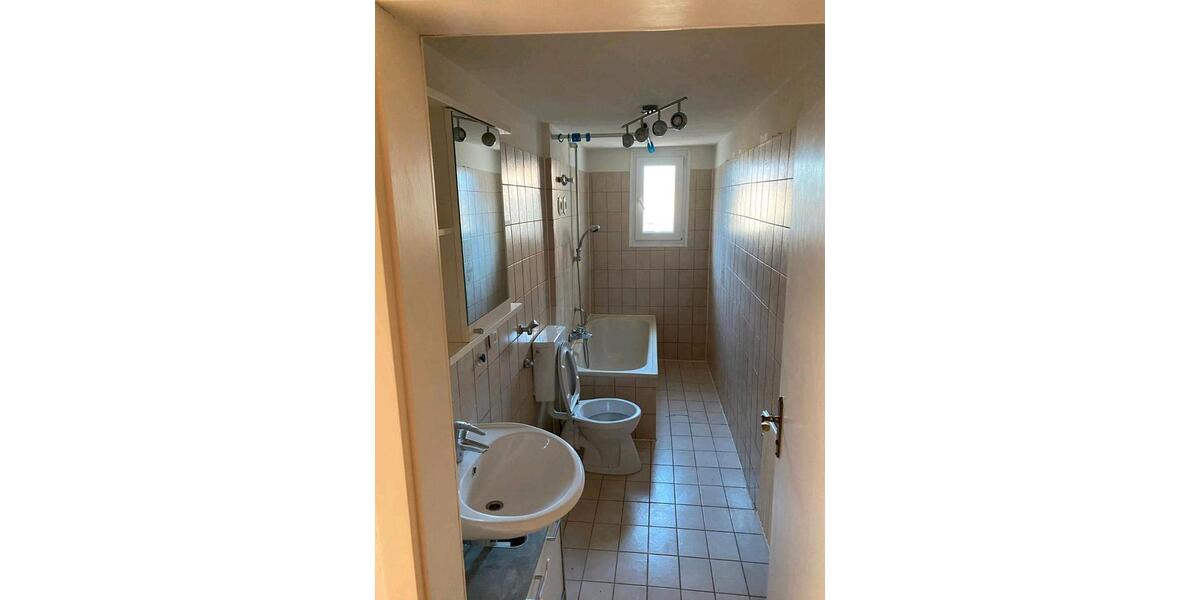 Etagenwohnung Friedrichshafen - 3 Zimmer, 80 m&sup2;, 1.000&euro; | Angebot:26396754