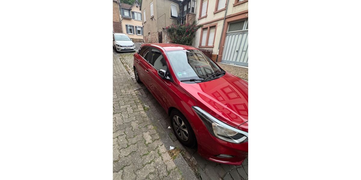 Hyundai i20 21.000 km 11.880 &euro; Neustadt 67434