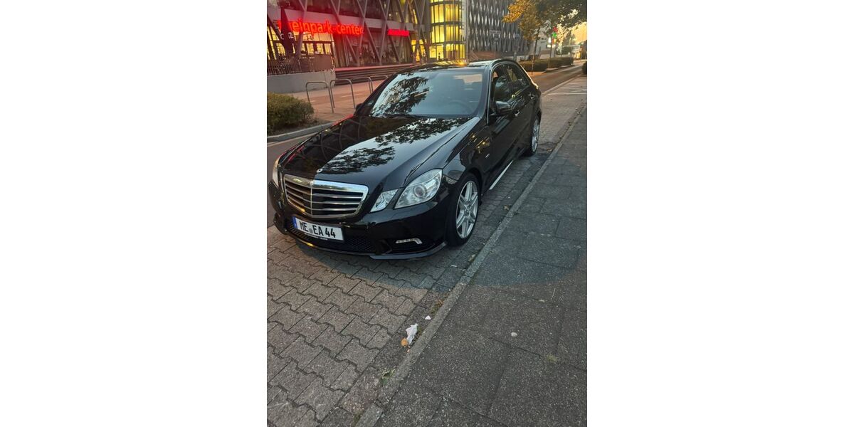 Mercedes-Benz E 250 242.866 km 8.850 &euro; Solingen 42697