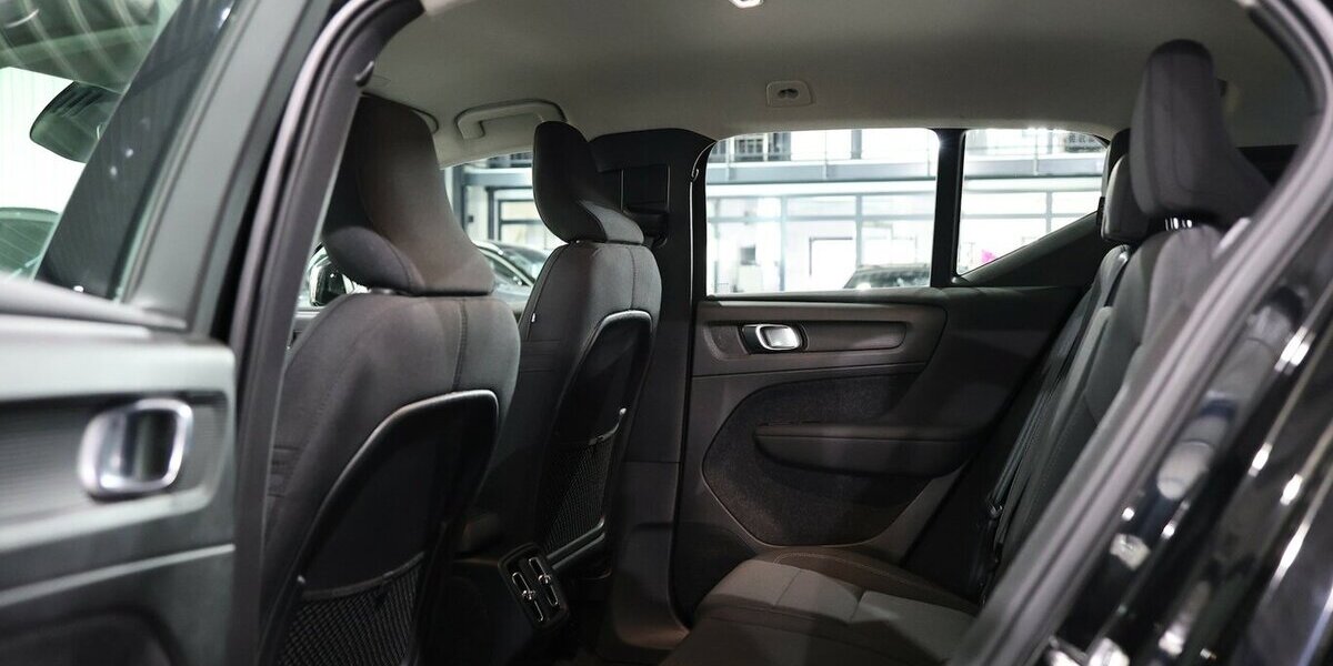 Volvo XC40 T3 MOMENTUM-PRO VIRTUAL-COCKPIT, MATRIX-LED 74.000 km 23.444 &euro; Hamm 59077