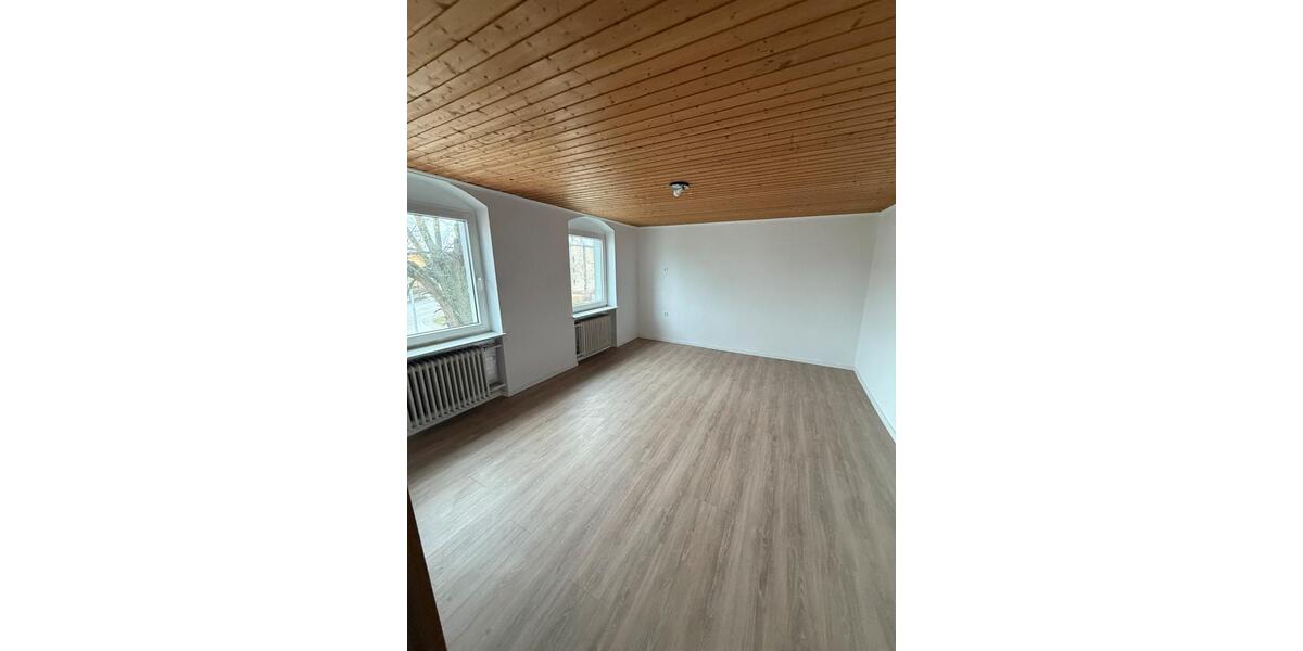Etagenwohnung Willebadessen - 6 Zimmer, 130 m&sup2;, 1.100&euro; | Angebot:24663464