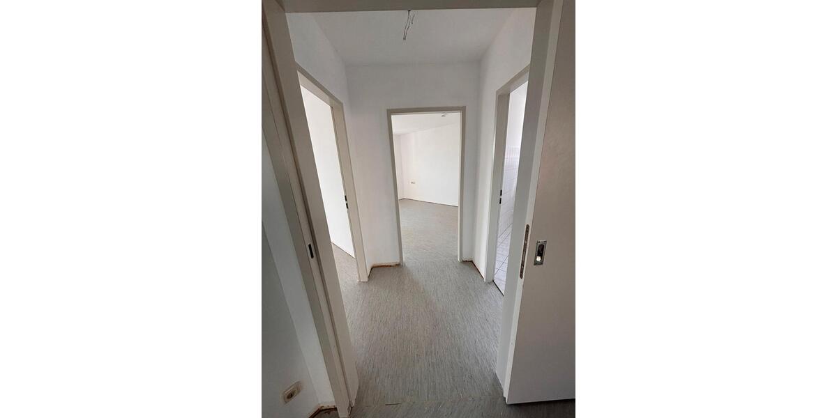 Etagenwohnung Sondershausen - 3 Zimmer, 76 m&sup2;, 352&euro; | Angebot:26085938