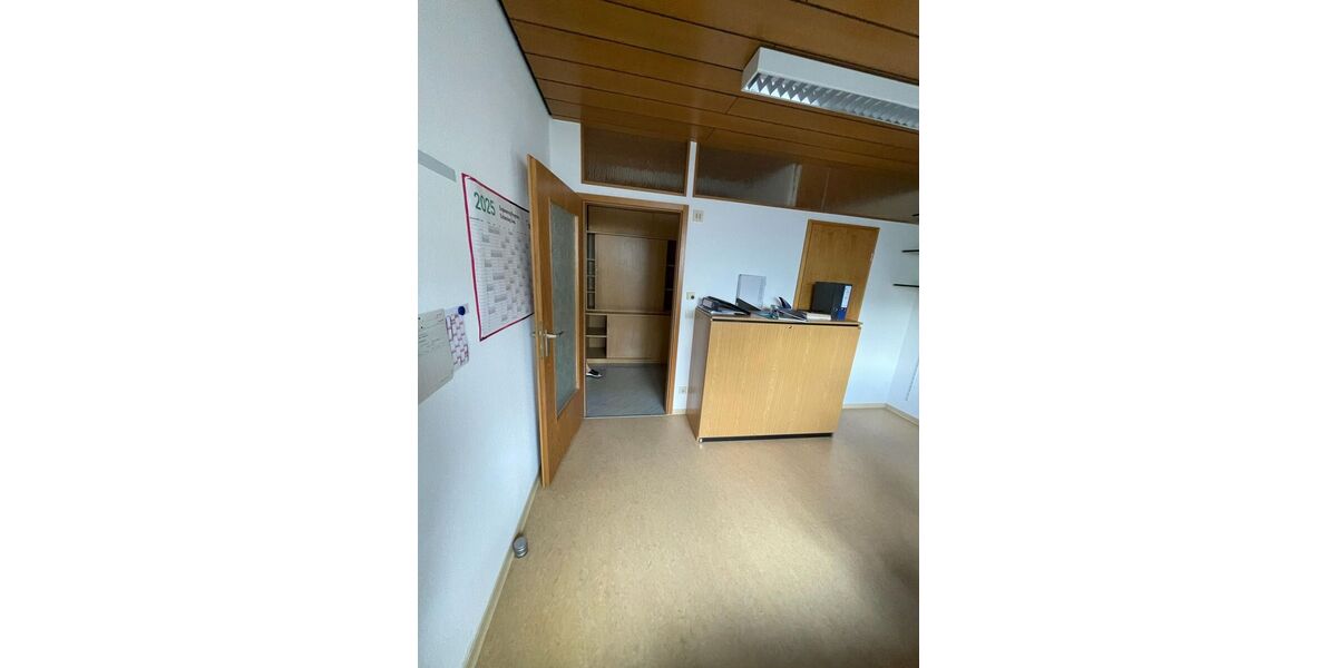 Funktionale Büro- oder Praxisfläche in Nürtingen - Gewerbeobjekt Nürtingen Neckarhausen | Angebot:27608203