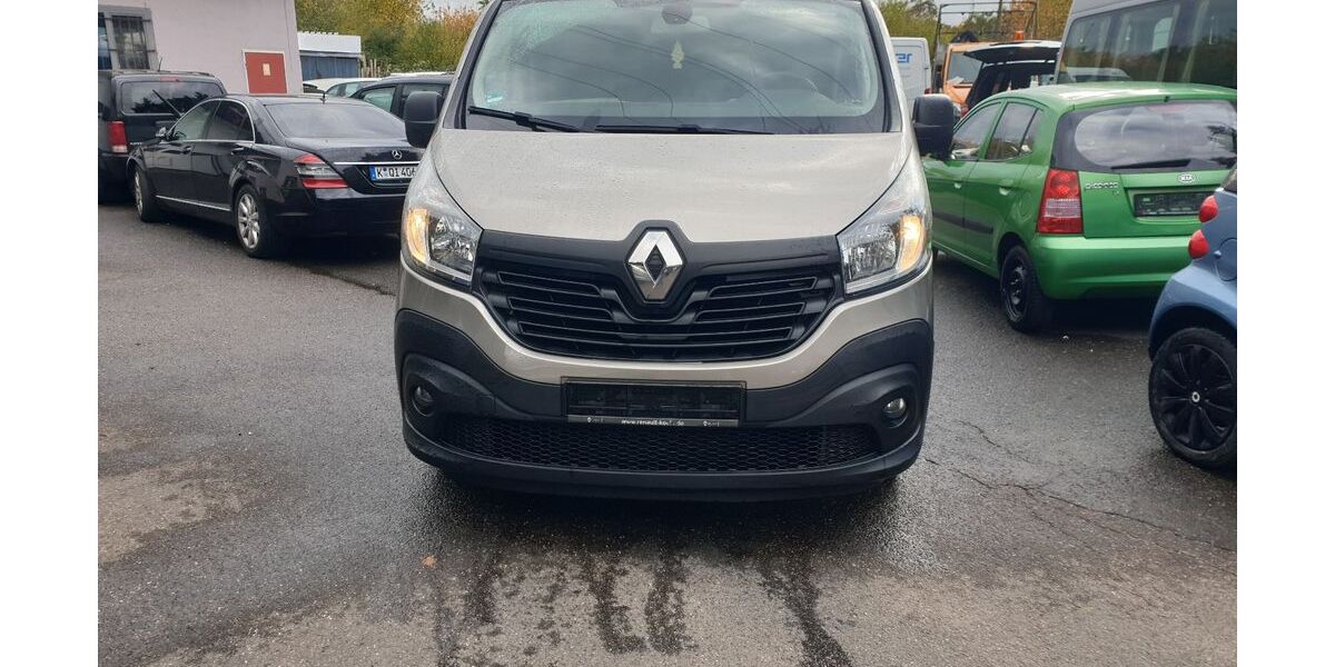 Renault Trafic 133.322 km 10.799 &euro; köln 50999
