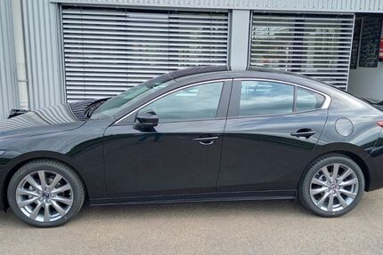 Mazda 3 7.800 km 25.550 € Bonn 53179