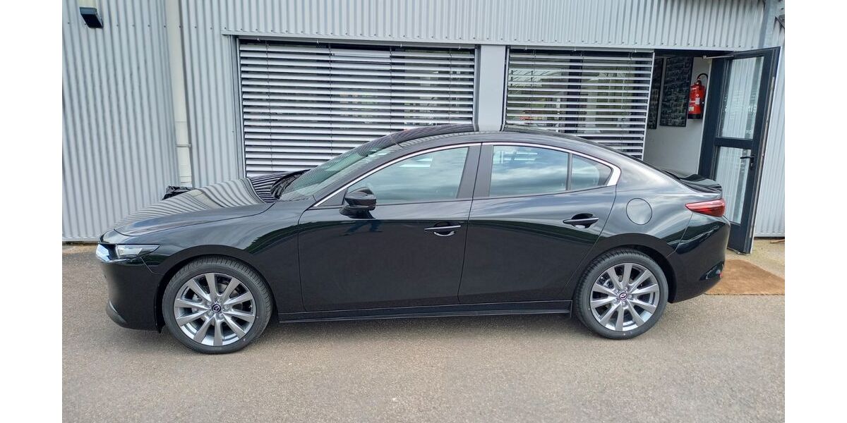 Mazda 3 7.800 km 25.550 € Bonn 53179