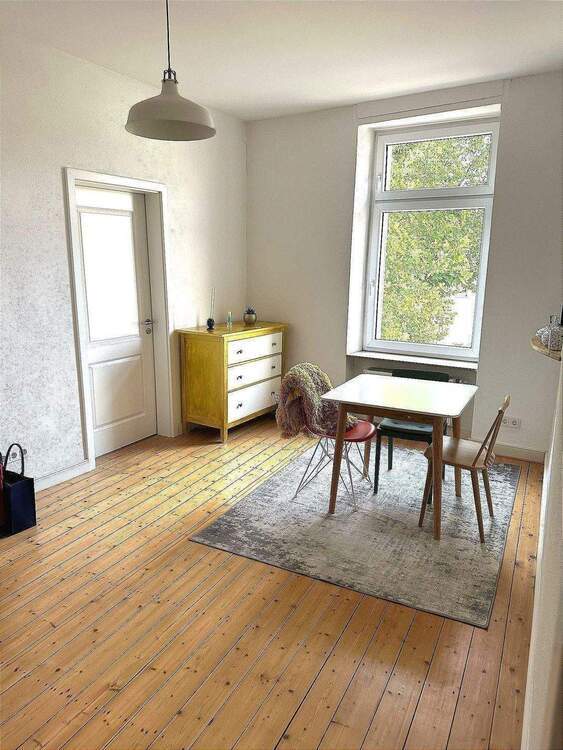 3-Zimmerwohnung im 2. Obergeschoss Einbauküche Dusche mit Fenster ohne Balkon-Terrasse zimmer