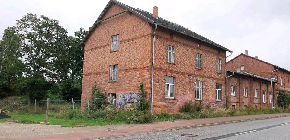 Mehrfamilienhaus, Wohnhaus Friedland - 30 Zimmer, 800 m&sup2;, 72.000&euro; | Angebot:26056318