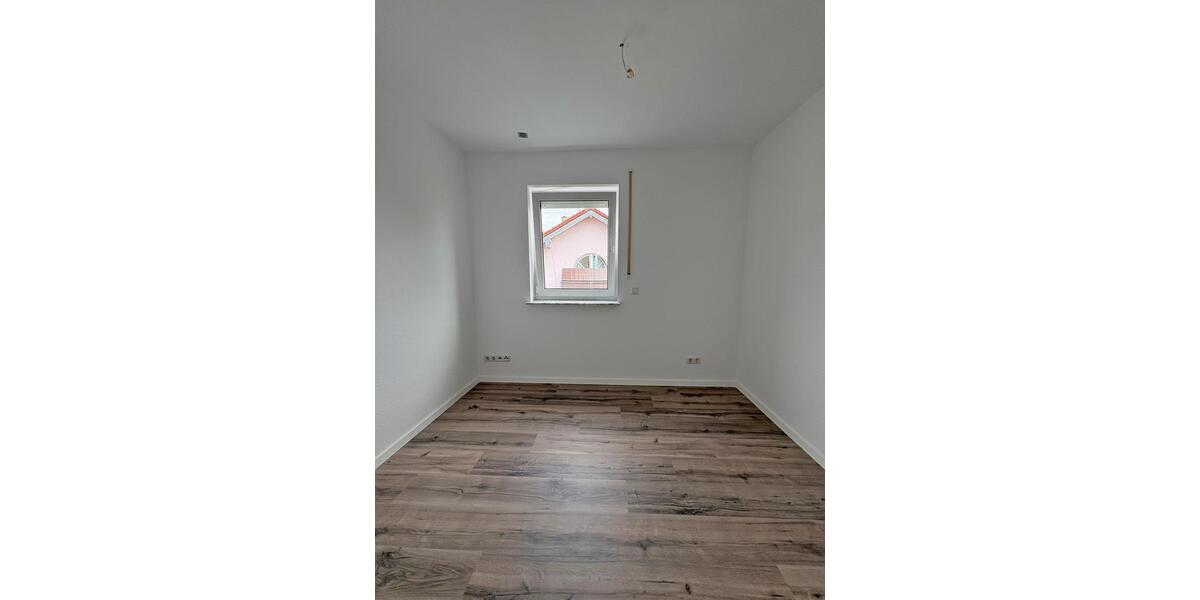 Dachgeschoßwohnung Kronach - 4 Zimmer, 81 m&sup2;, 860&euro; | Angebot:26646675