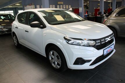 Dacia Sandero 18.622 km 13.480 &euro; Euskirchen 53881