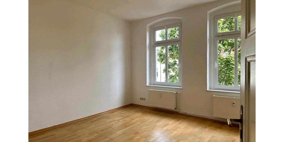 3-Raum-Whg. mit 96qm, KfZ-Stellplatz, 2 Balkonen, in bester Lage 3 zimmer