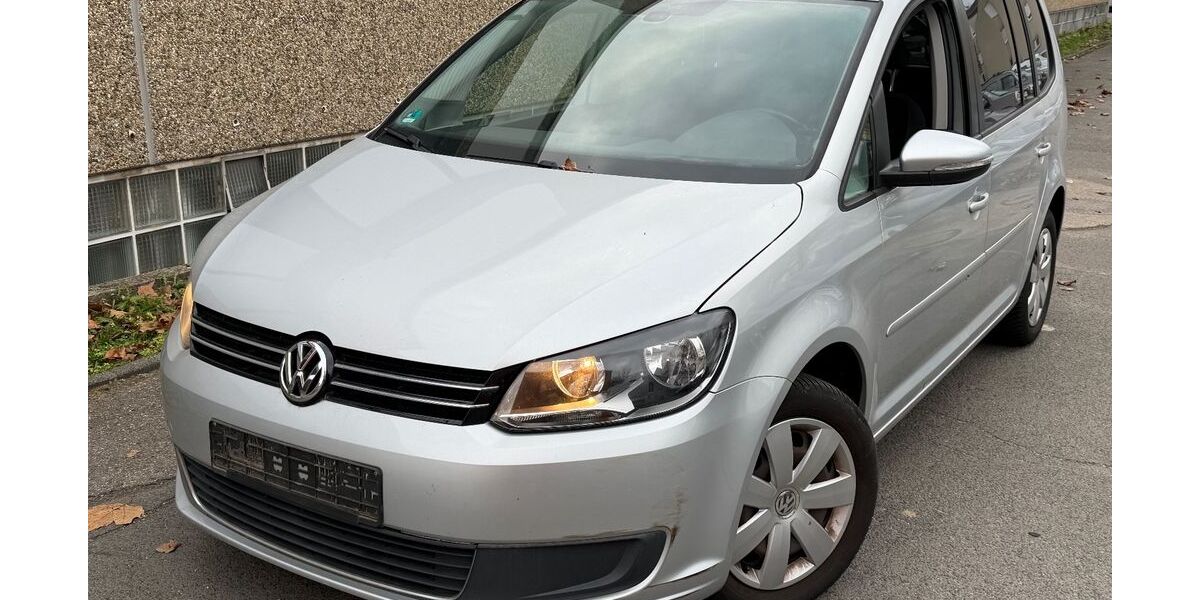 VW Touran 219.000 km 4.299 &euro; Frankfurt am Main 65933