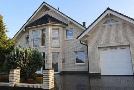 Haus Cloppenburg - 8 Zimmer, 242 m&sup2;, 669.000&euro; | Angebot:25371733