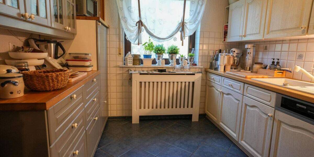 Mehrfamilienhaus, Wohnhaus Bad Berleburg Berghausen - 8 Zimmer, 230 m&sup2;, 359.000&euro; | Angebot:26797567